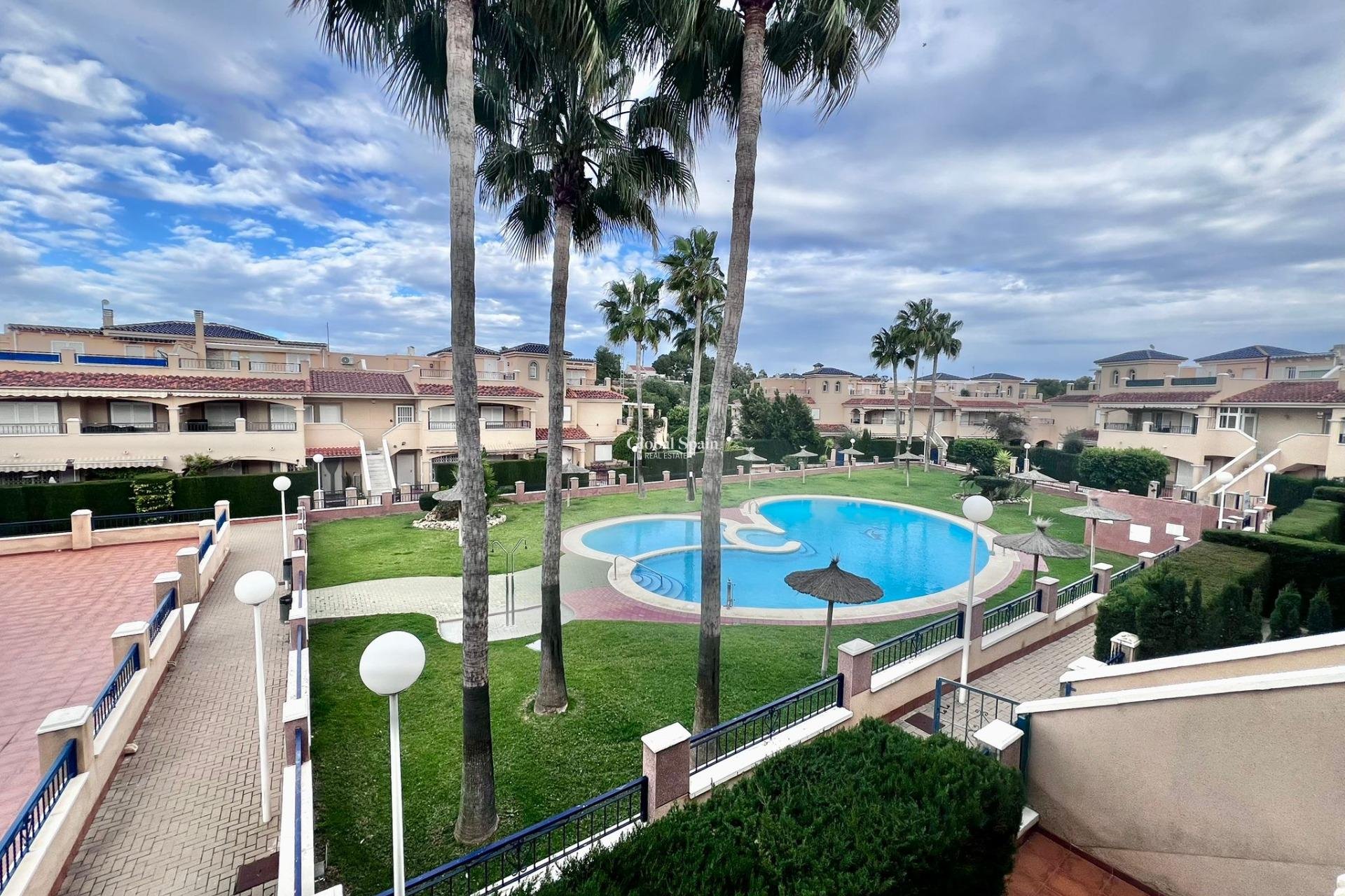 Wederverkoop - APPARTEMENT -
PILAR DE LA HORADADA - RioMar