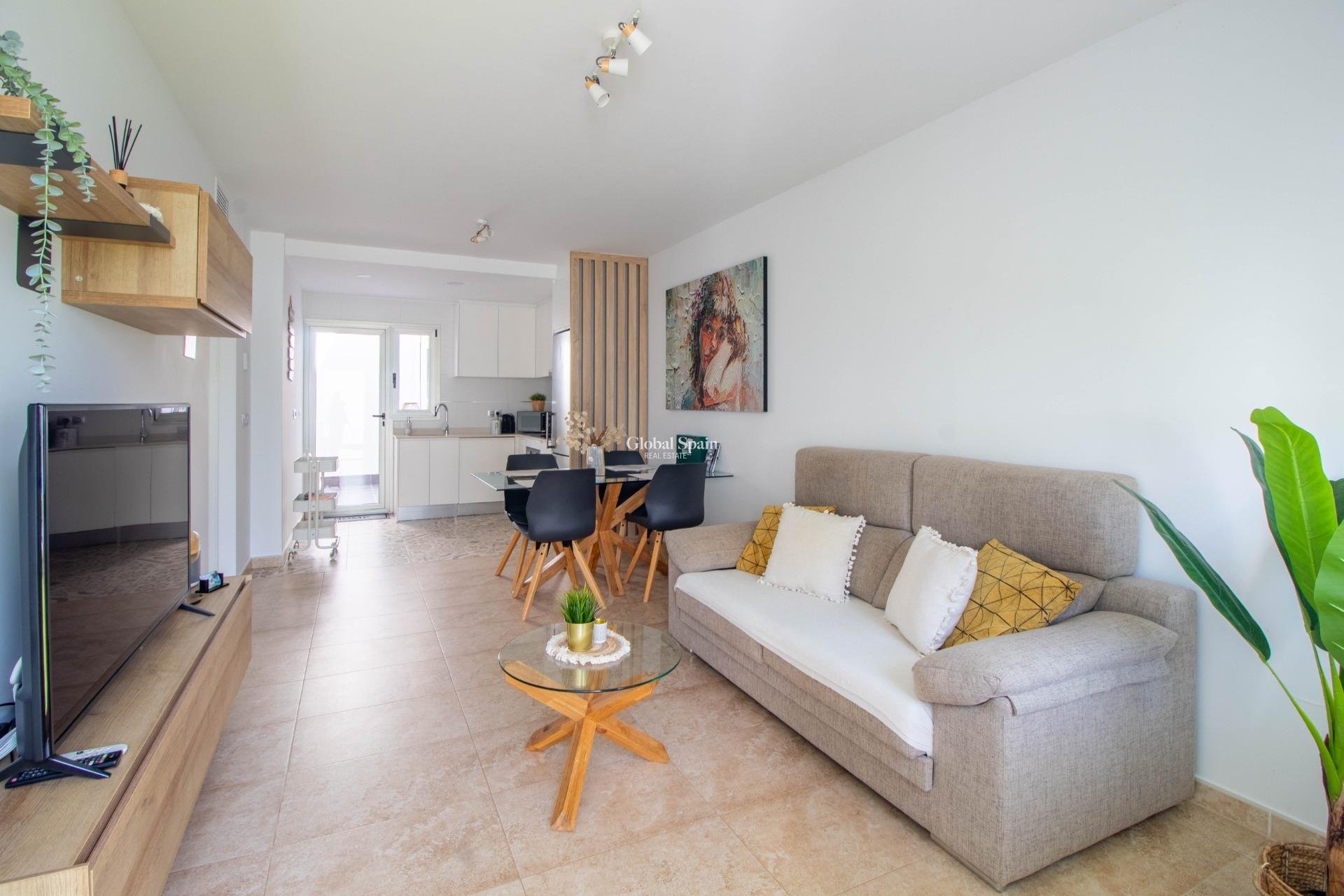 Wederverkoop - APPARTEMENT -
PILAR DE LA HORADADA - Torre de la Horadada