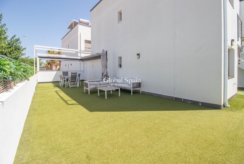 Wederverkoop - APPARTEMENT -
PILAR DE LA HORADADA - Torre de la Horadada