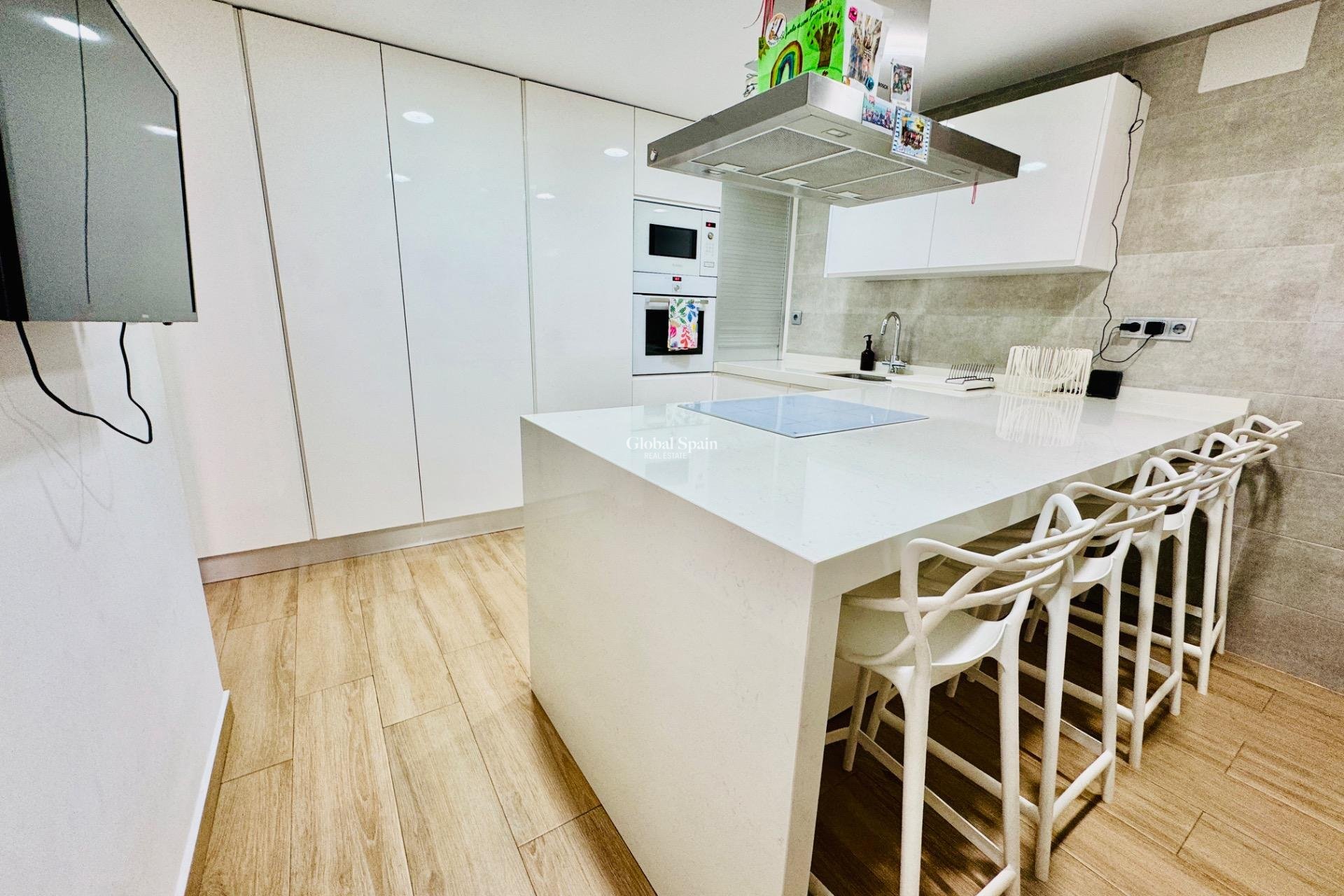 Wederverkoop - APPARTEMENT -
PILAR DE LA HORADADA - Zona Pueblo