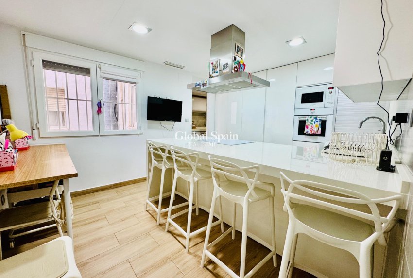 Wederverkoop - APPARTEMENT -
PILAR DE LA HORADADA - Zona Pueblo