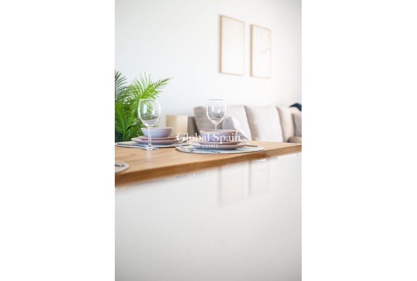 Wederverkoop - APPARTEMENT -
PILAR DE LA HORADADA