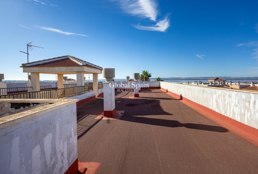 Wederverkoop - Appartement plat -
TORREVIEJA - La Siesta