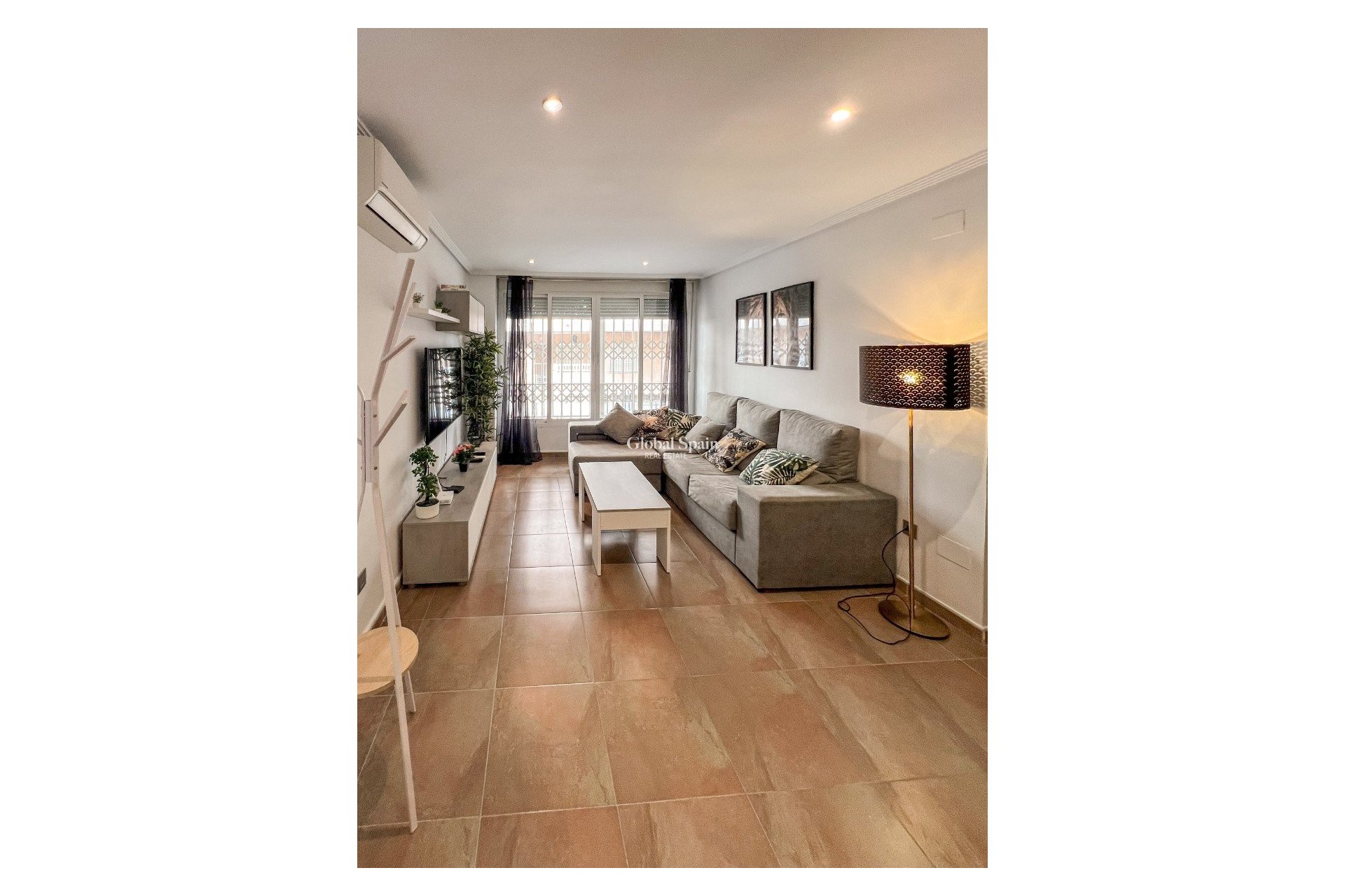 Wederverkoop - APPARTEMENT -
PLAYA DEL CURA  - Torrevieja