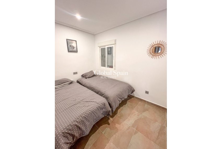 Wederverkoop - APPARTEMENT -
PLAYA DEL CURA  - Torrevieja