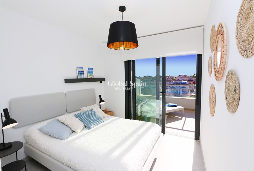 Wederverkoop - APPARTEMENT -
PLAYA FLAMENCA - Costa Blanca