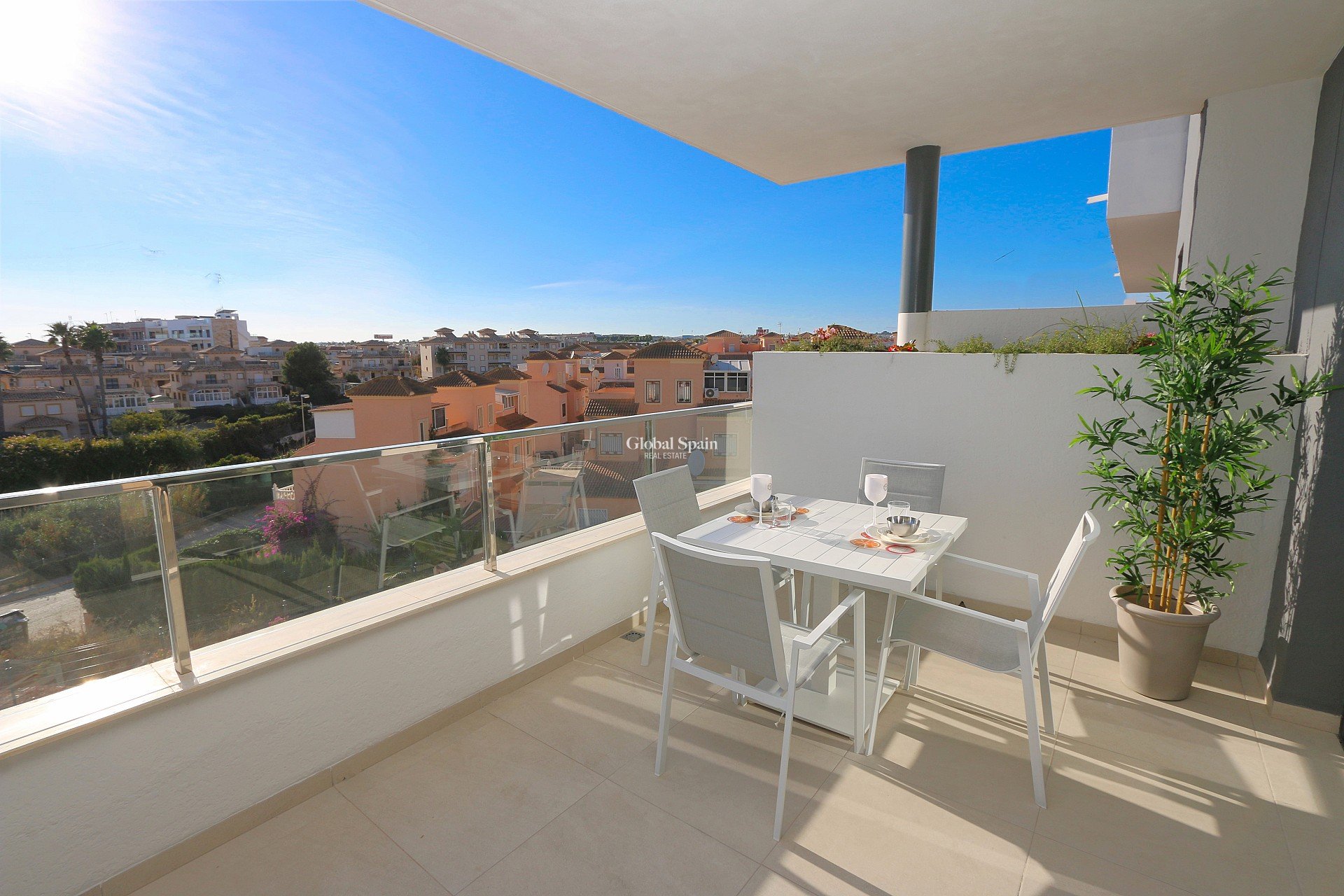 Wederverkoop - APPARTEMENT -
PLAYA FLAMENCA - Costa Blanca