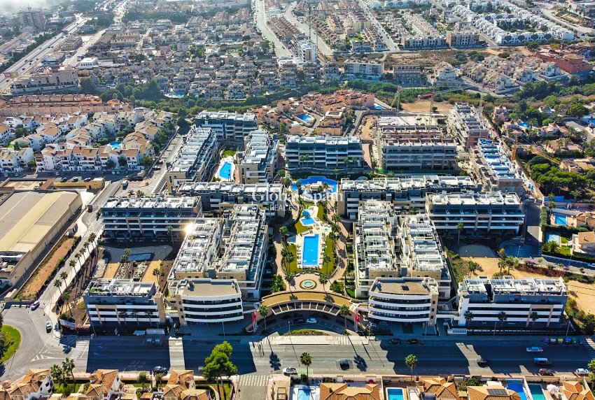 Wederverkoop - APPARTEMENT -
PLAYA FLAMENCA - Costa Blanca