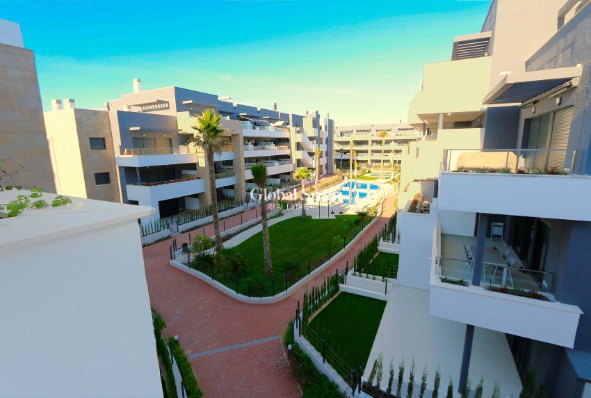 Wederverkoop - APPARTEMENT -
PLAYA FLAMENCA - Costa Blanca