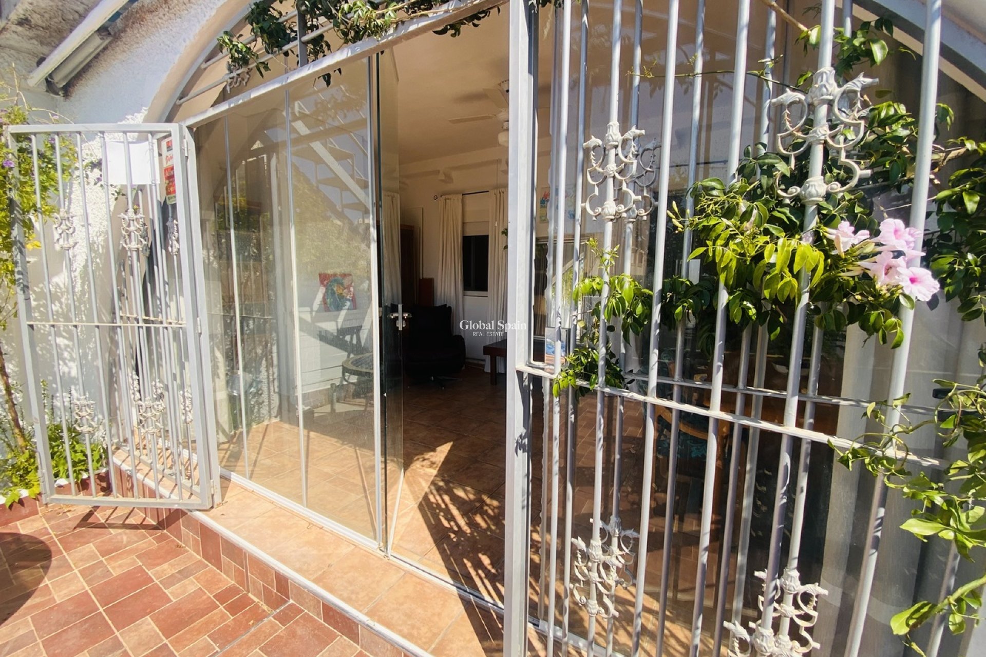 Wederverkoop - APPARTEMENT -
PLAYA FLAMENCA - Costa Blanca