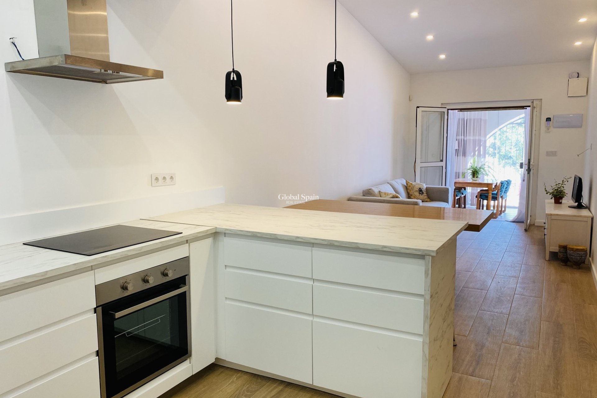 Wederverkoop - APPARTEMENT -
PLAYA FLAMENCA - Costa Blanca