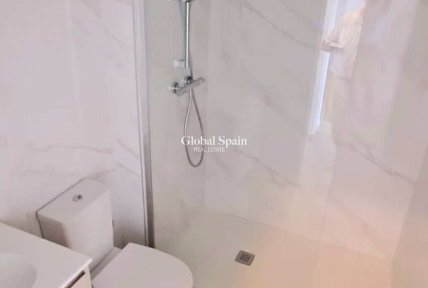 Wederverkoop - APPARTEMENT -
PLAYA FLAMENCA - Costa Blanca