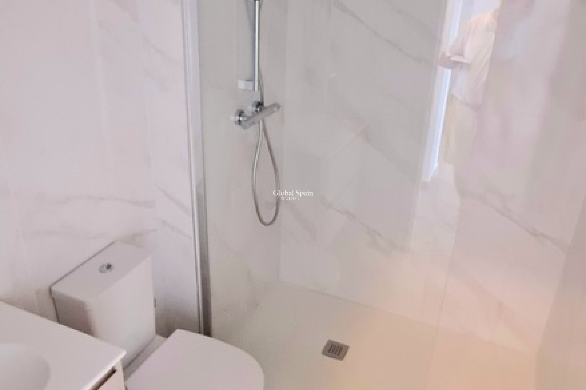 Wederverkoop - APPARTEMENT -
PLAYA FLAMENCA - Costa Blanca