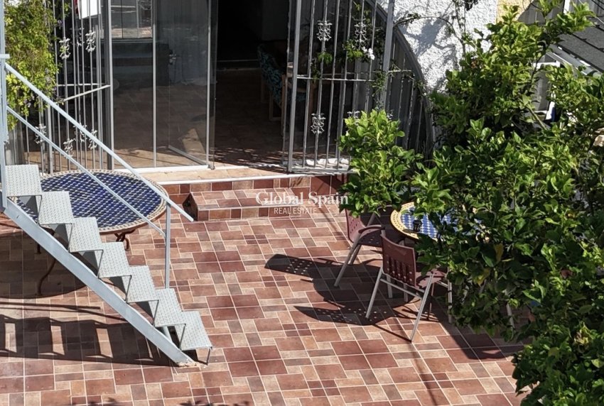 Wederverkoop - APPARTEMENT -
PLAYA FLAMENCA - Costa Blanca