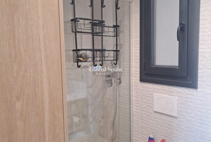 Wederverkoop - APPARTEMENT -
PLAYA FLAMENCA - Costa Blanca