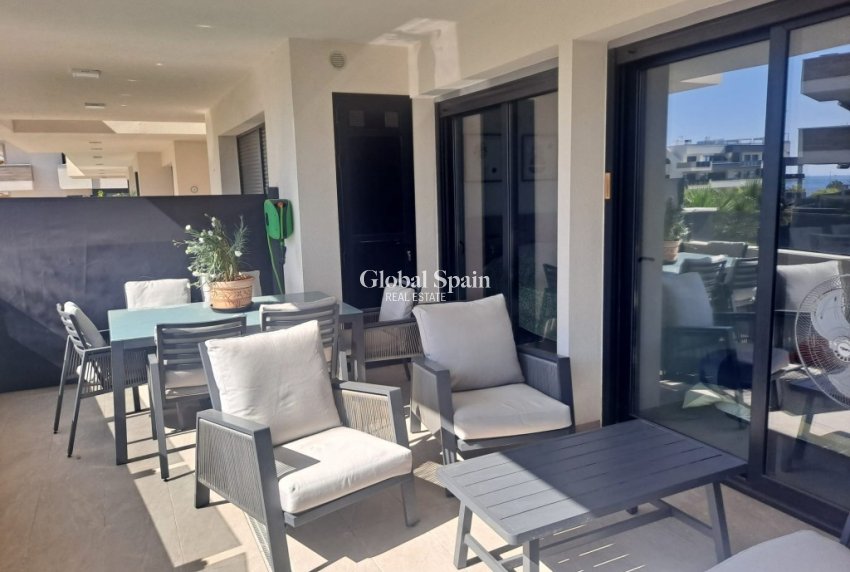 Wederverkoop - APPARTEMENT -
PLAYA FLAMENCA - Costa Blanca