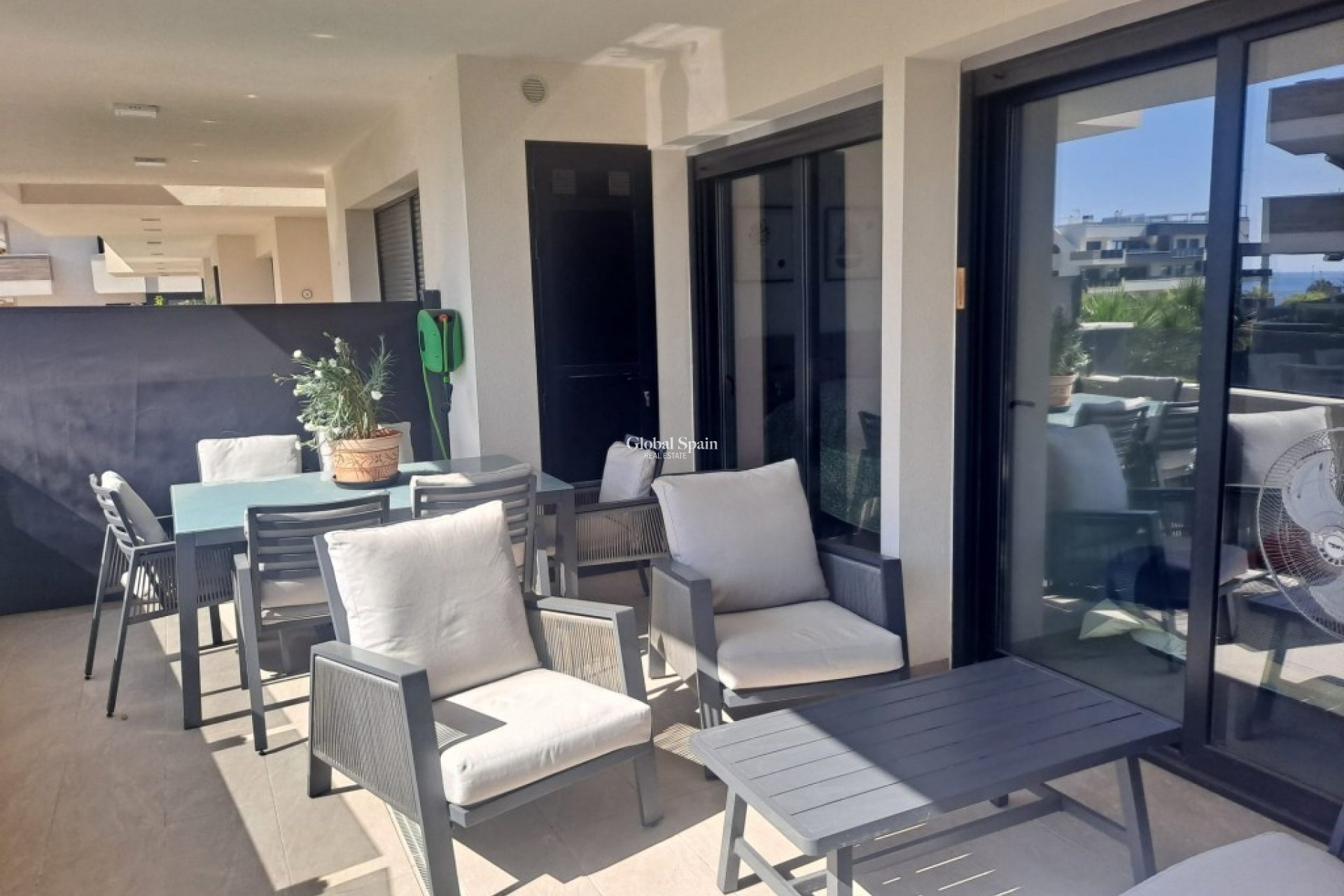 Wederverkoop - APPARTEMENT -
PLAYA FLAMENCA - Costa Blanca