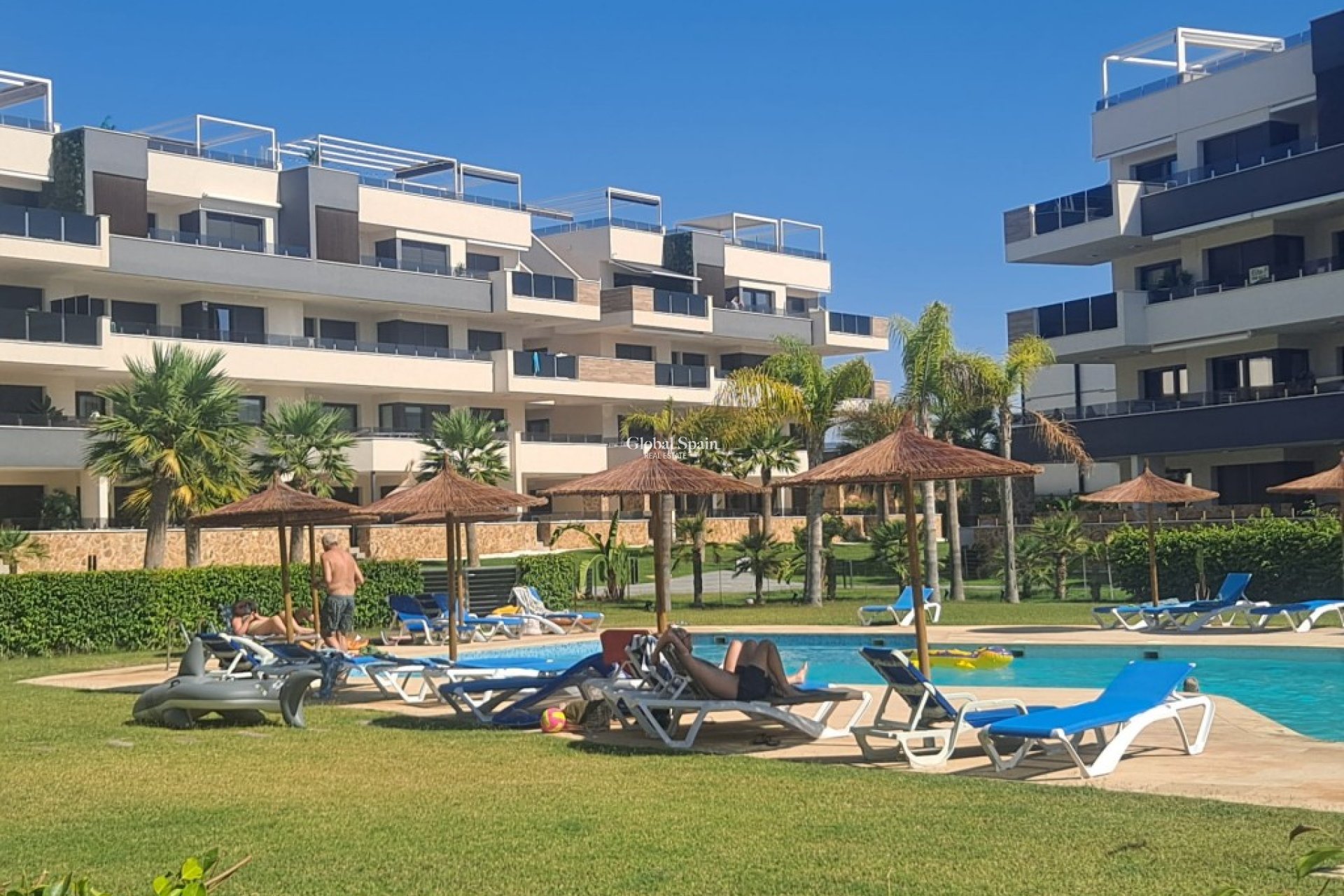 Wederverkoop - APPARTEMENT -
PLAYA FLAMENCA - Costa Blanca