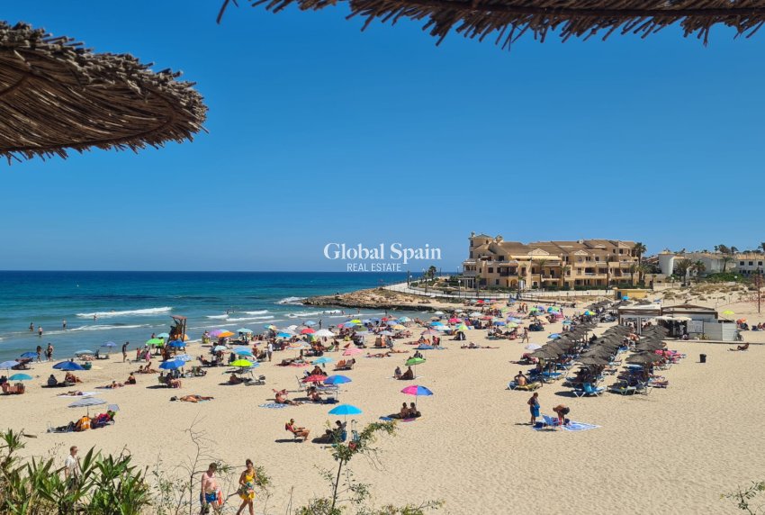 Wederverkoop - APPARTEMENT -
PLAYA FLAMENCA - Costa Blanca