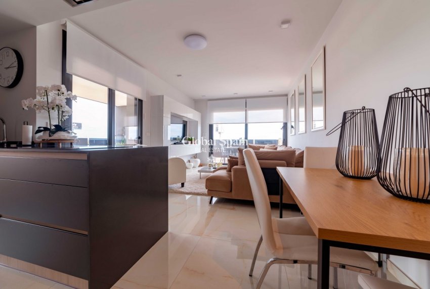 Wederverkoop - APPARTEMENT -
PLAYA FLAMENCA - Costa Blanca