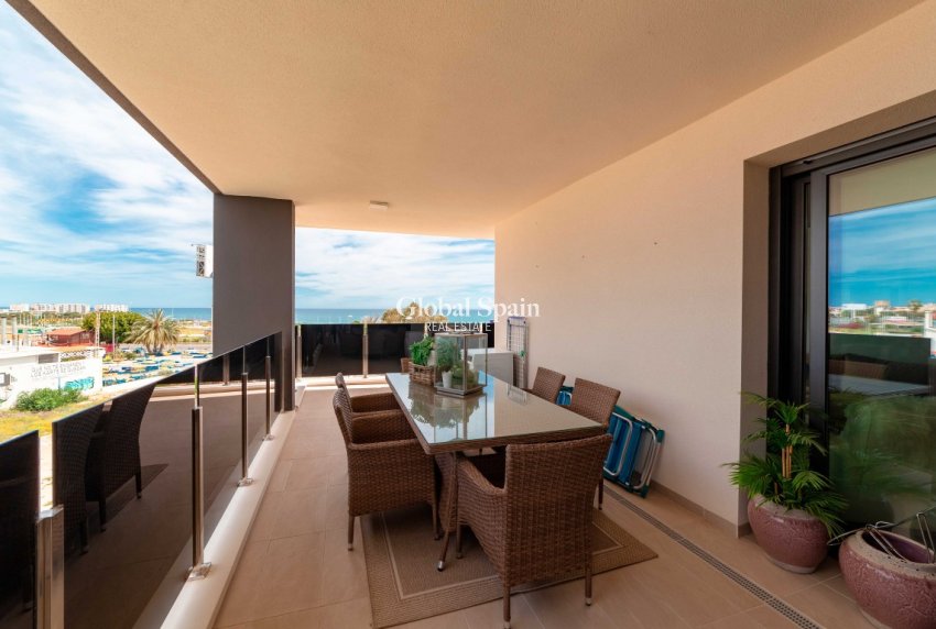 Wederverkoop - APPARTEMENT -
PLAYA FLAMENCA - Costa Blanca