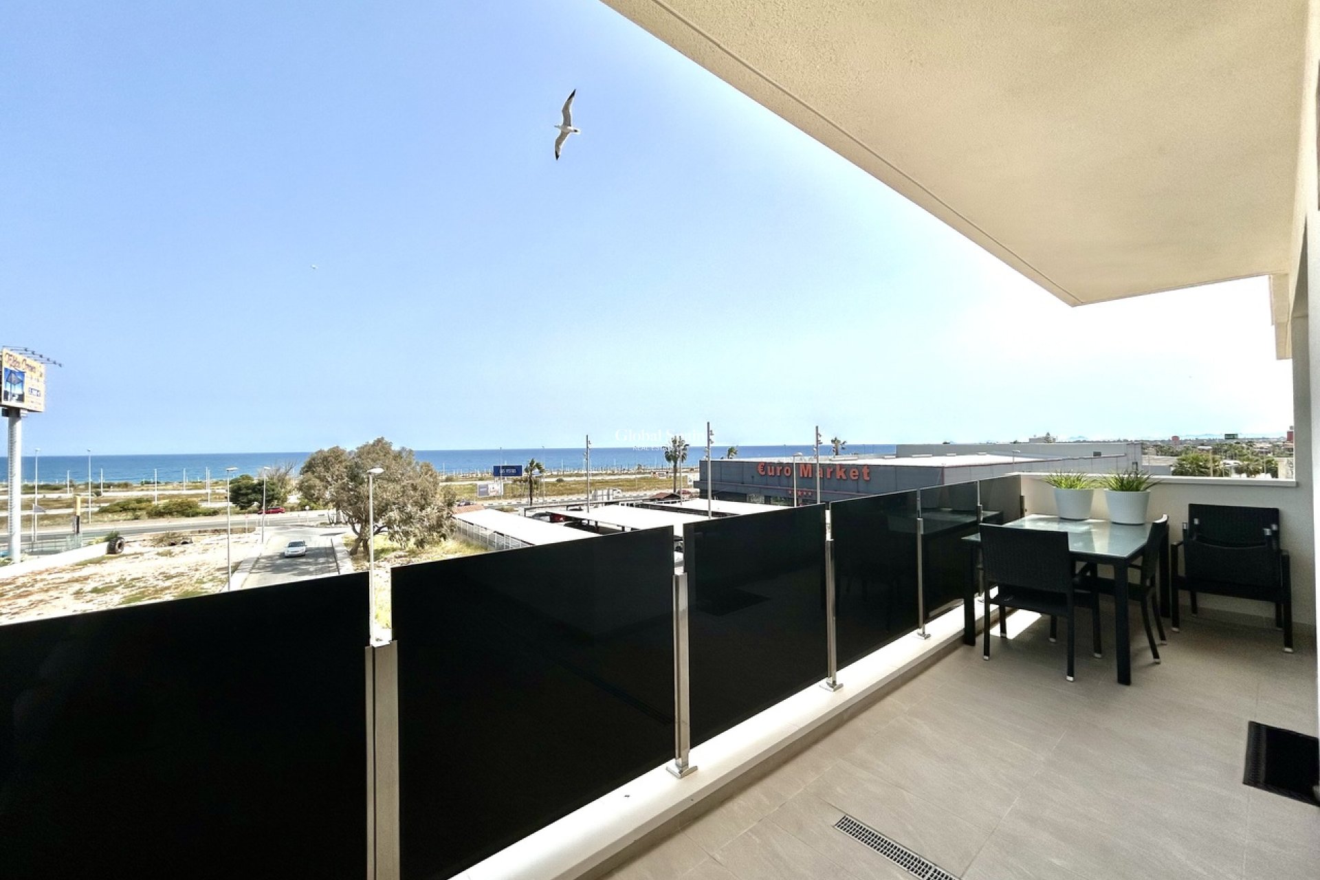 Wederverkoop - APPARTEMENT -
PLAYA FLAMENCA - Costa Blanca