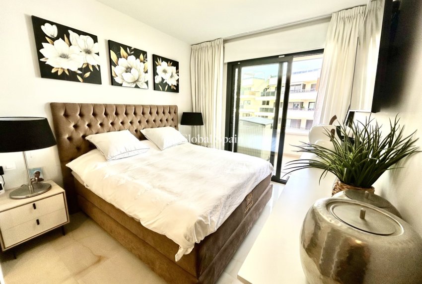 Wederverkoop - APPARTEMENT -
PLAYA FLAMENCA - Costa Blanca