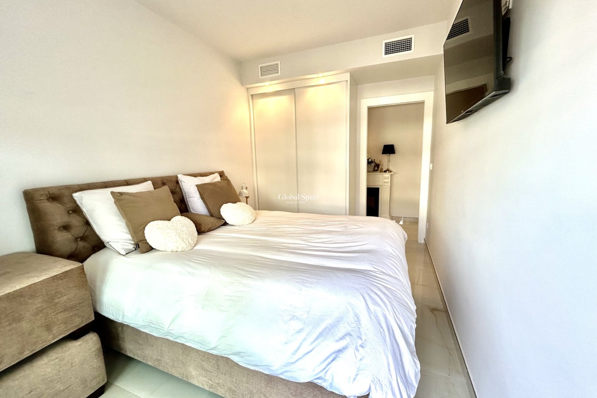 Wederverkoop - APPARTEMENT -
PLAYA FLAMENCA - Costa Blanca