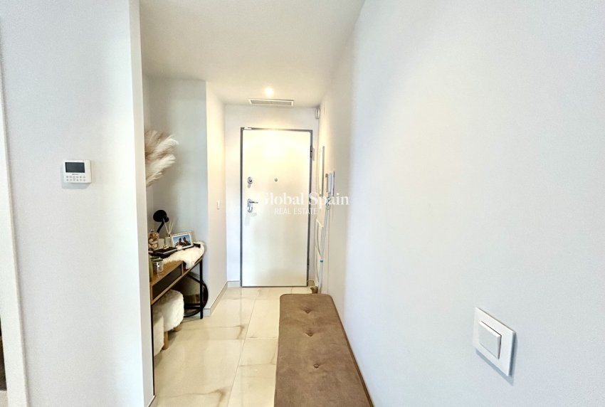 Wederverkoop - APPARTEMENT -
PLAYA FLAMENCA - Costa Blanca