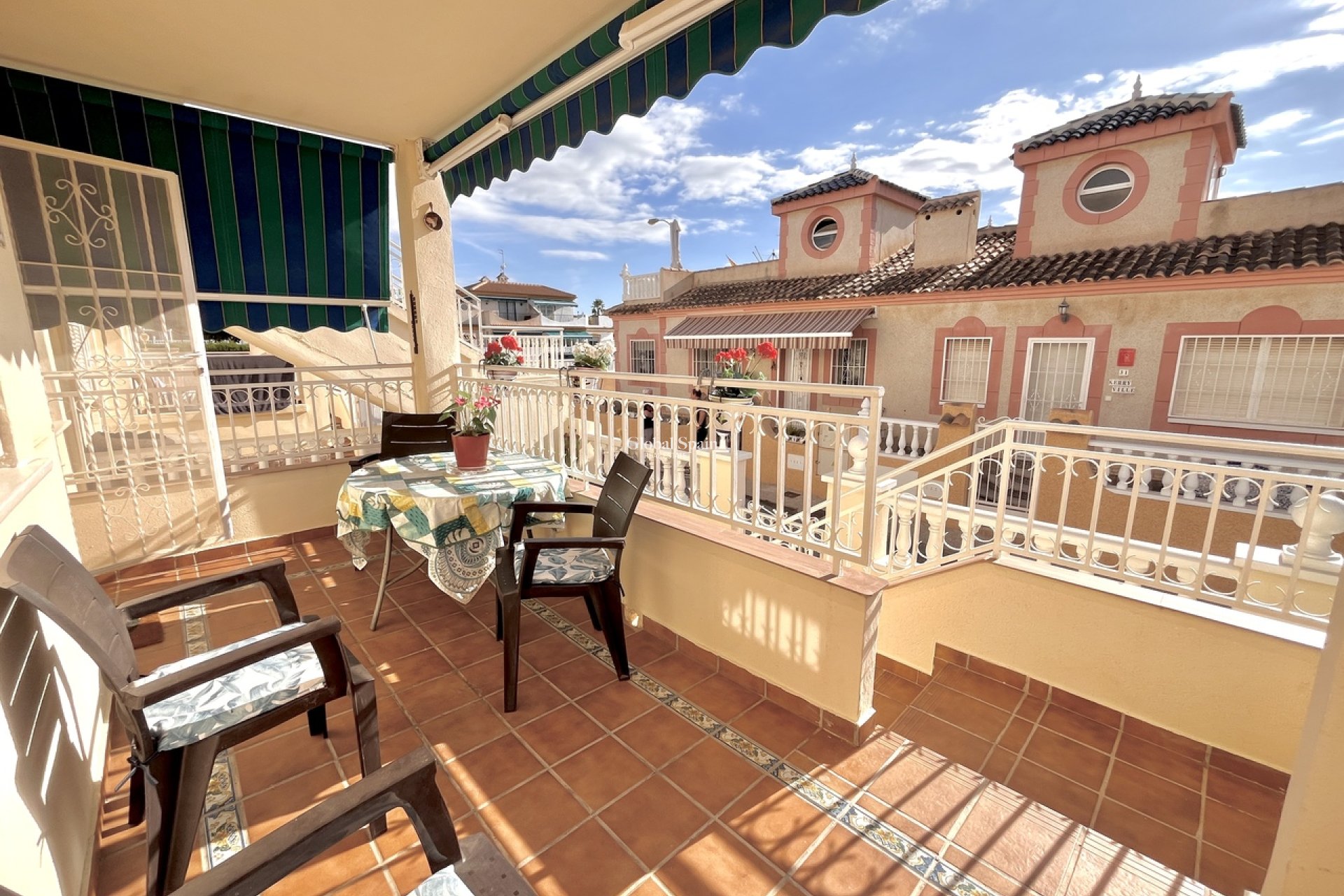 Wederverkoop - APPARTEMENT -
PLAYA FLAMENCA - Costa Blanca