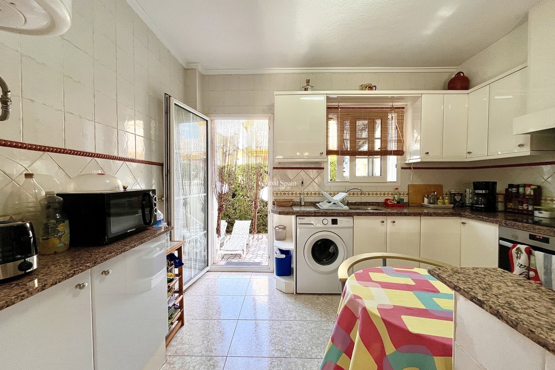 Wederverkoop - APPARTEMENT -
PLAYA FLAMENCA - Costa Blanca