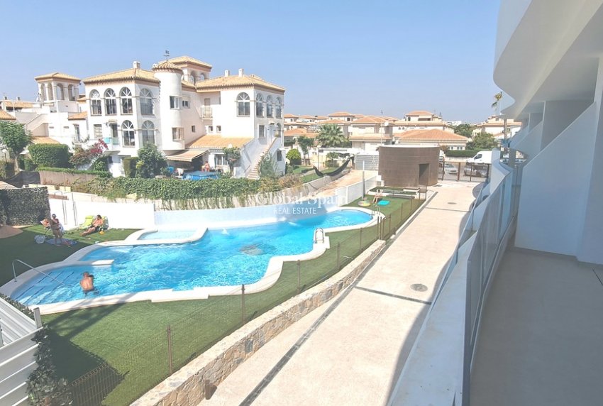 Wederverkoop - APPARTEMENT -
PLAYA FLAMENCA - Costa Blanca