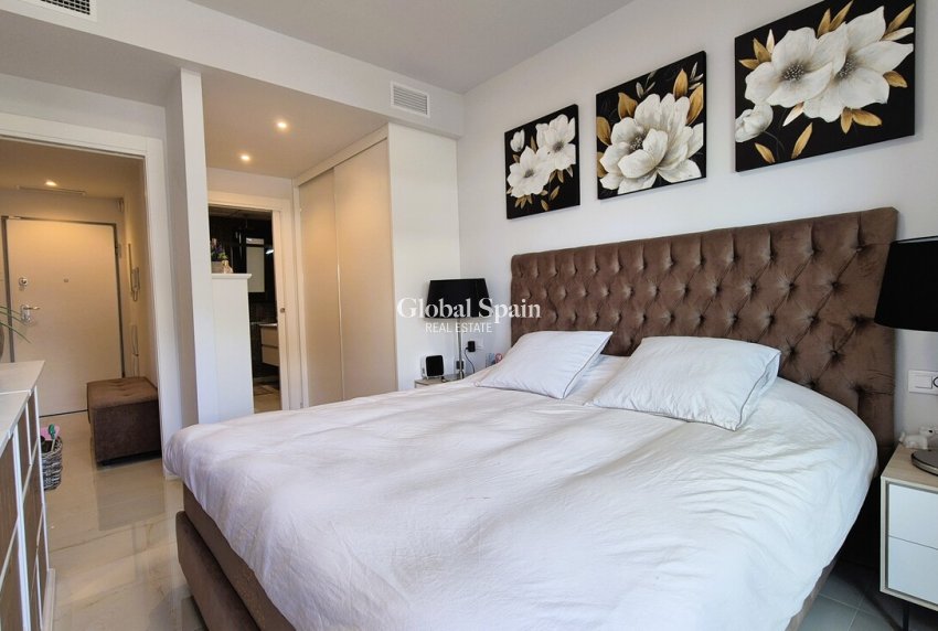 Wederverkoop - APPARTEMENT -
PLAYA FLAMENCA - Costa Blanca