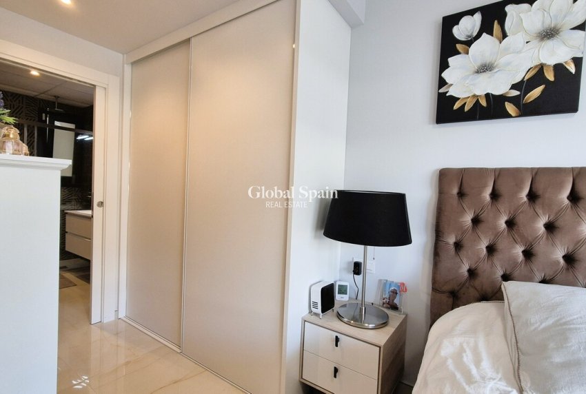 Wederverkoop - APPARTEMENT -
PLAYA FLAMENCA - Costa Blanca