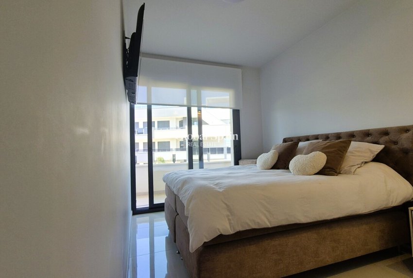 Wederverkoop - APPARTEMENT -
PLAYA FLAMENCA - Costa Blanca