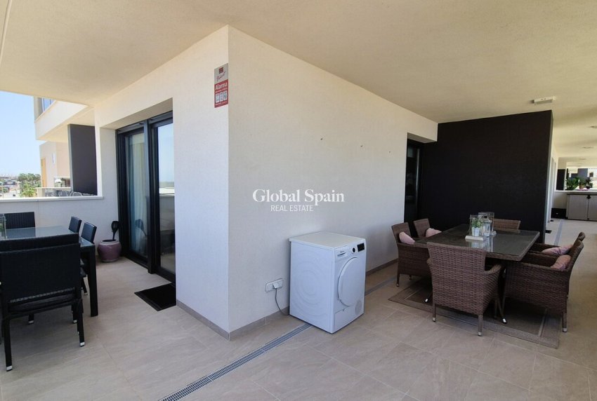 Wederverkoop - APPARTEMENT -
PLAYA FLAMENCA - Costa Blanca