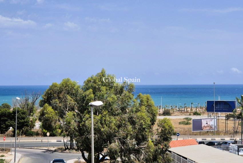 Wederverkoop - APPARTEMENT -
PLAYA FLAMENCA - Costa Blanca
