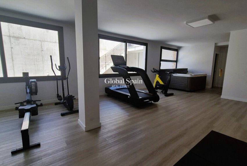 Wederverkoop - APPARTEMENT -
PLAYA FLAMENCA - Costa Blanca