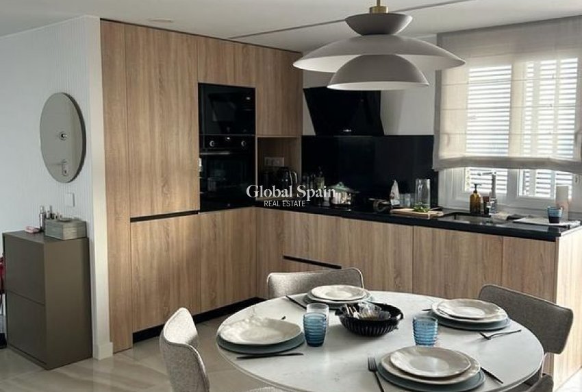 Wederverkoop - APPARTEMENT -
PUNTA PRIMA - Costa Blanca