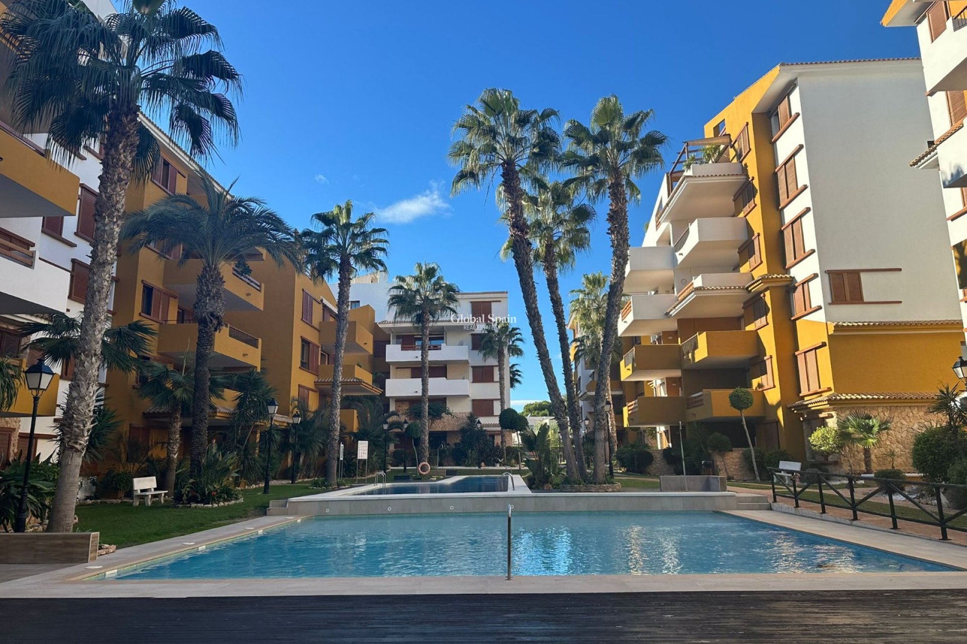 Wederverkoop - APPARTEMENT -
PUNTA PRIMA - Costa Blanca