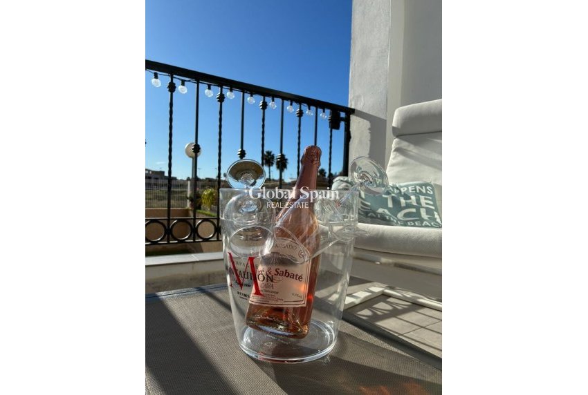 Wederverkoop - APPARTEMENT -
PUNTA PRIMA - Costa Blanca