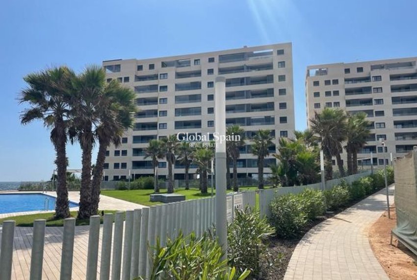 Wederverkoop - APPARTEMENT -
PUNTA PRIMA - Costa Blanca