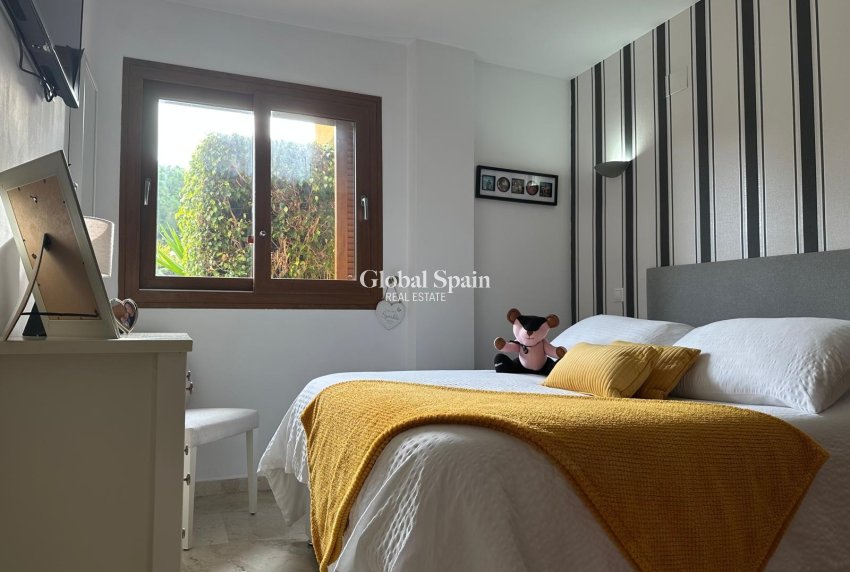 Wederverkoop - APPARTEMENT -
PUNTA PRIMA - Costa Blanca