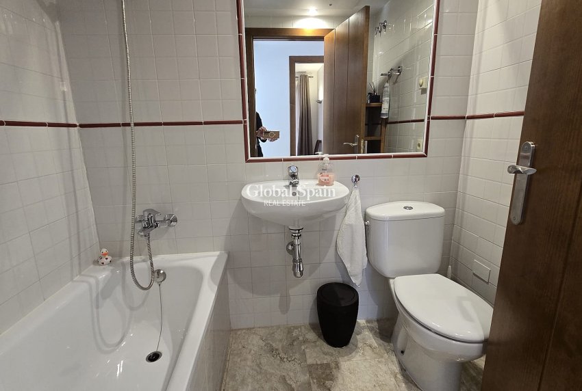 Wederverkoop - APPARTEMENT -
PUNTA PRIMA - Costa Blanca