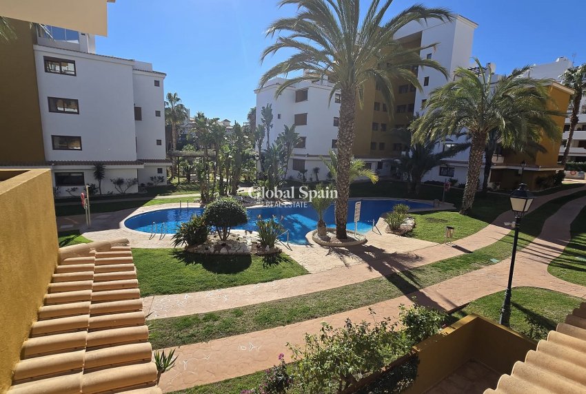 Wederverkoop - APPARTEMENT -
PUNTA PRIMA - Costa Blanca