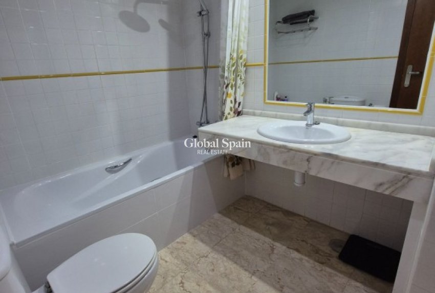 Wederverkoop - APPARTEMENT -
PUNTA PRIMA - Costa Blanca