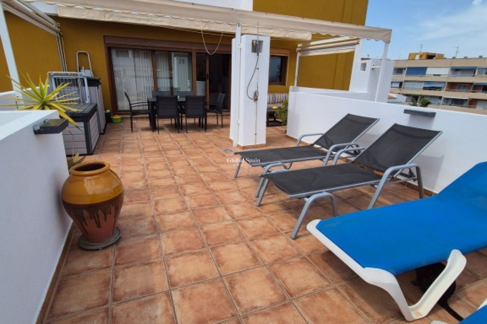 Wederverkoop - APPARTEMENT -
PUNTA PRIMA - Costa Blanca