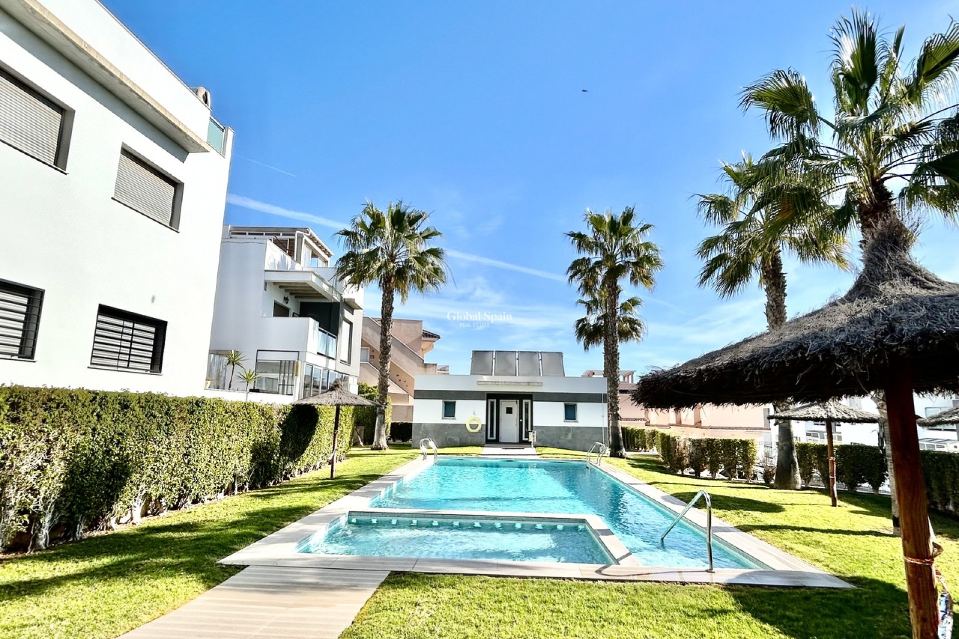 Wederverkoop - APPARTEMENT -
PUNTA PRIMA - Costa Blanca