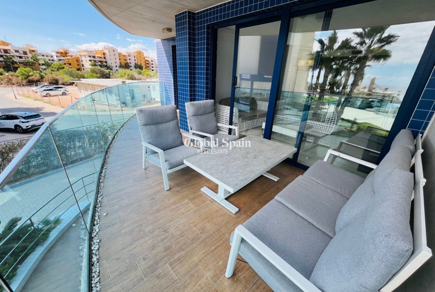 Wederverkoop - APPARTEMENT -
PUNTA PRIMA - Costa Blanca