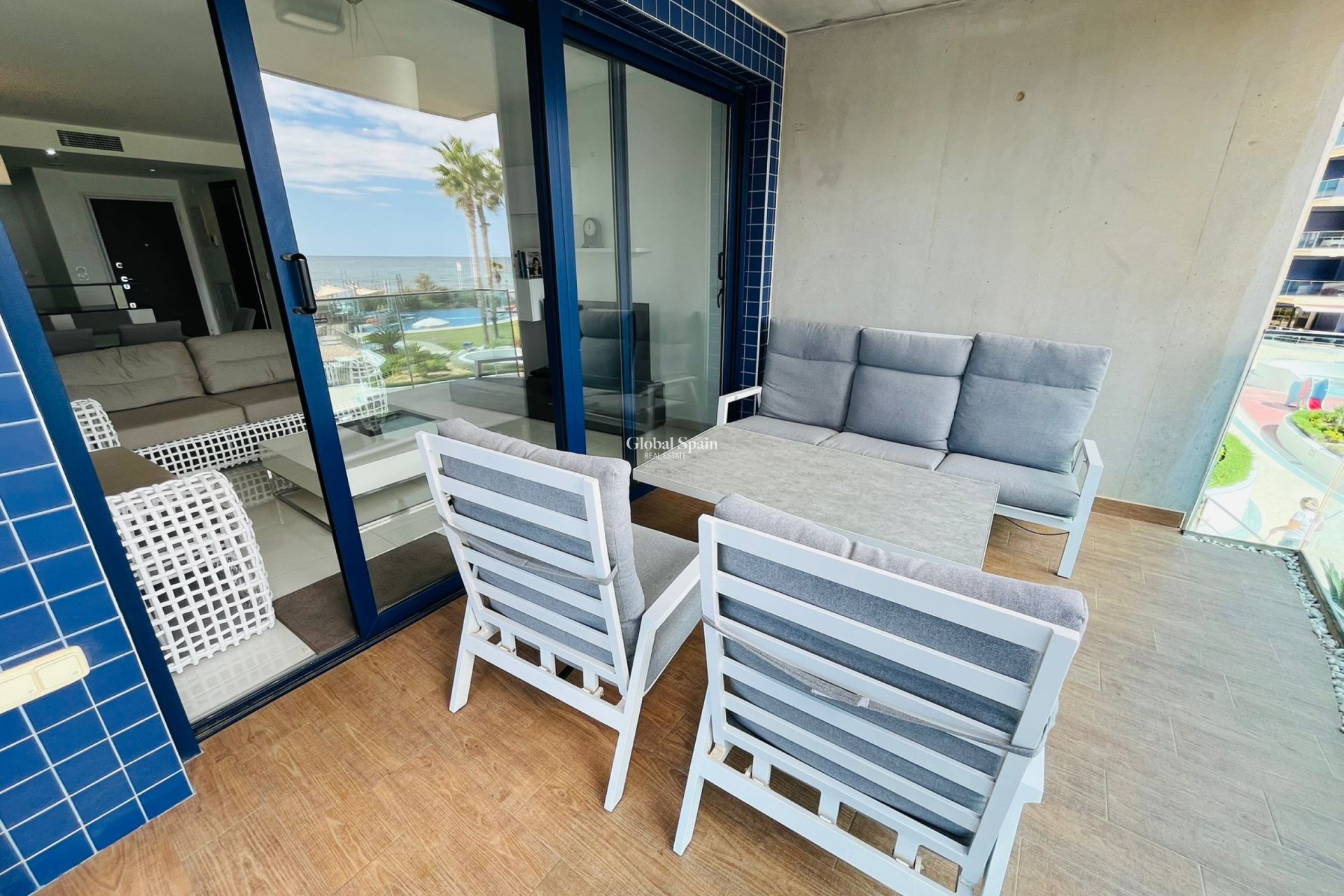 Wederverkoop - APPARTEMENT -
PUNTA PRIMA - Costa Blanca